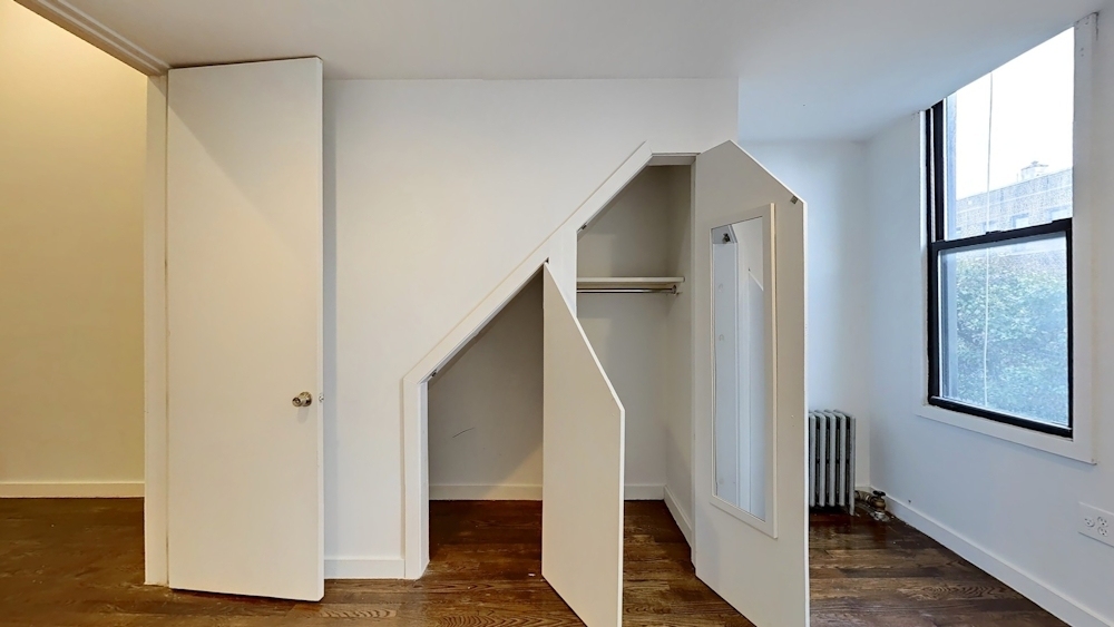 886 Franklin Avenue - Photo 14