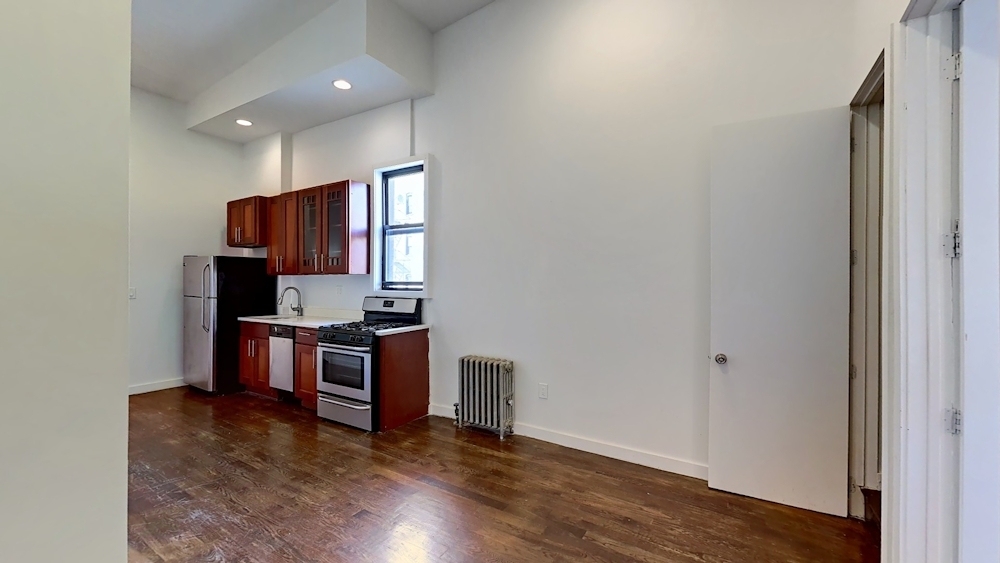 886 Franklin Avenue - Photo 10