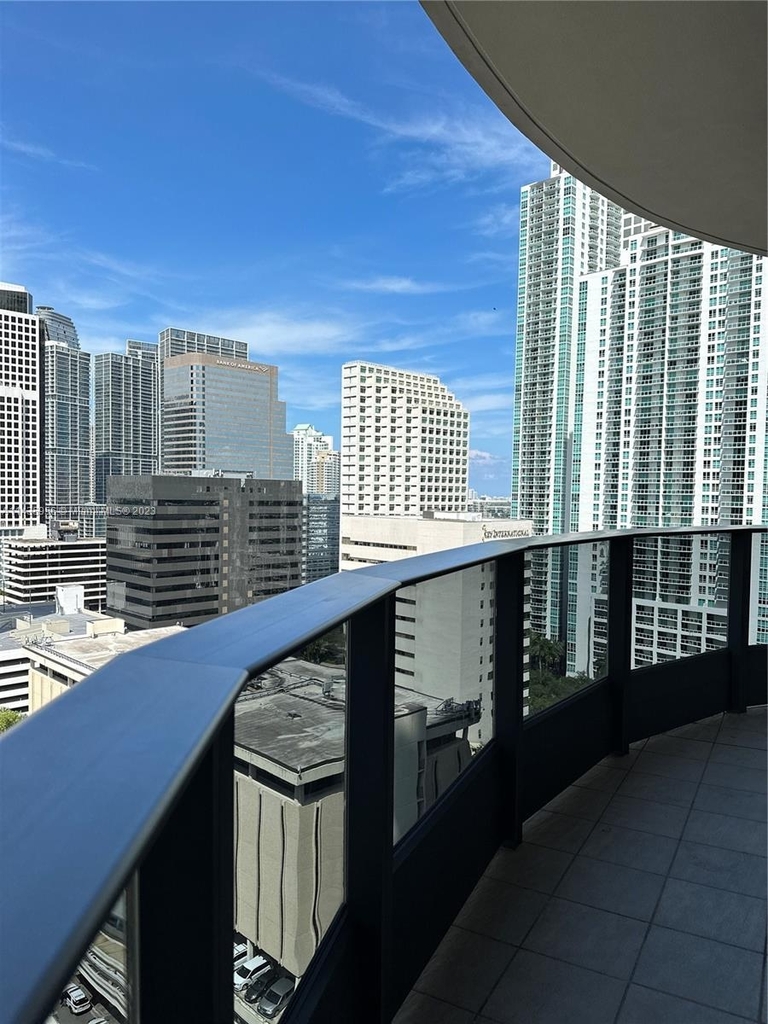 1000 Brickell Plz - Photo 31