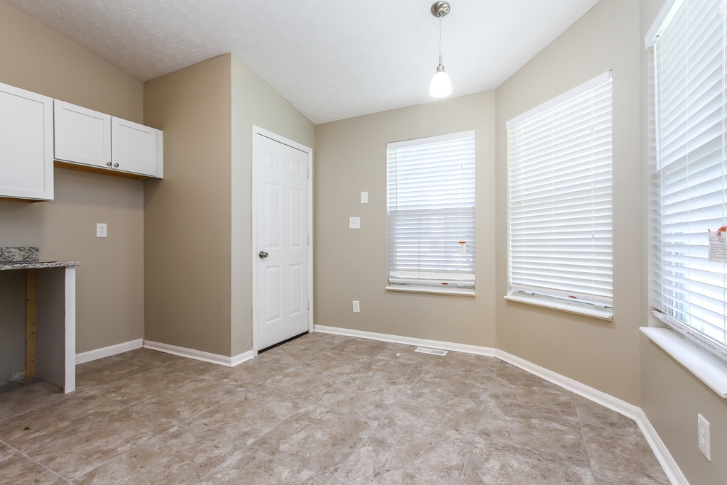 644 Woods Crossing Lane - Photo 5