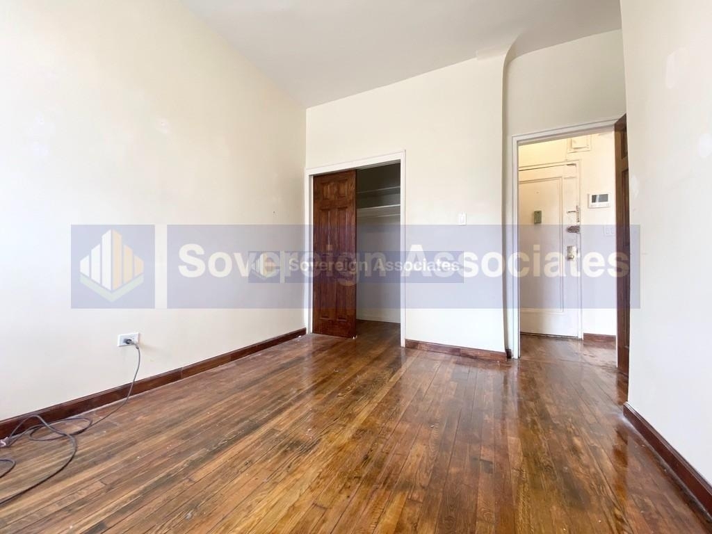 235 West 103rd St - Photo 4