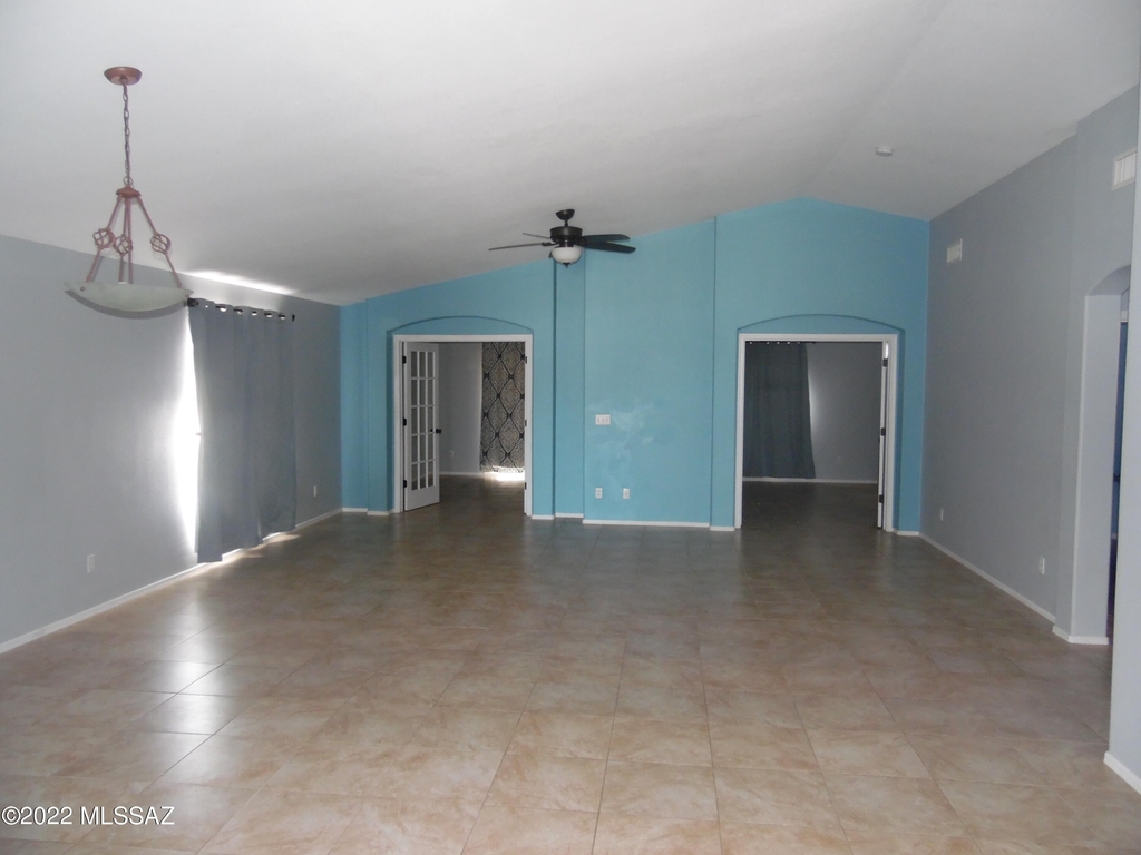 2143 W Calle Campana De Plata - Photo 3