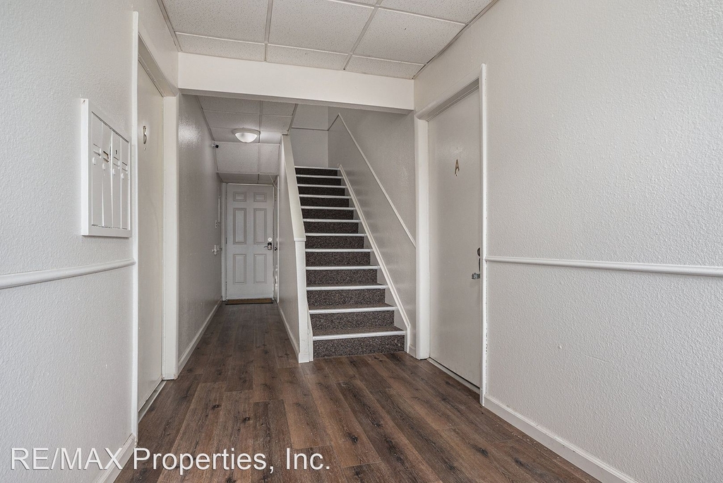 4215 Loomis Ave. - Photo 1