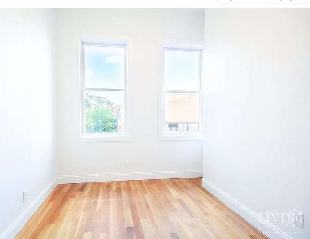 295 Wyckoff Avenue - Photo 1