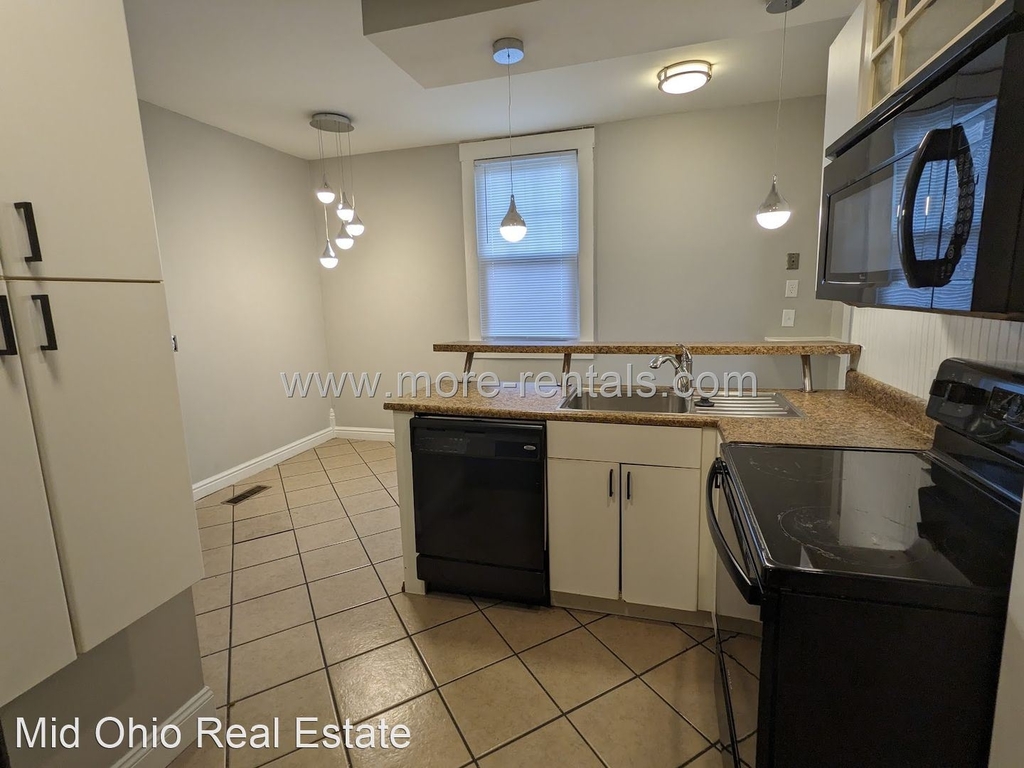 684 Reinhard Ave - Photo 6