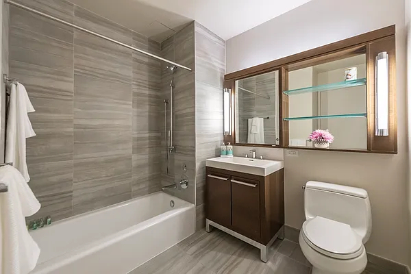 West 31st Street - Photo 9