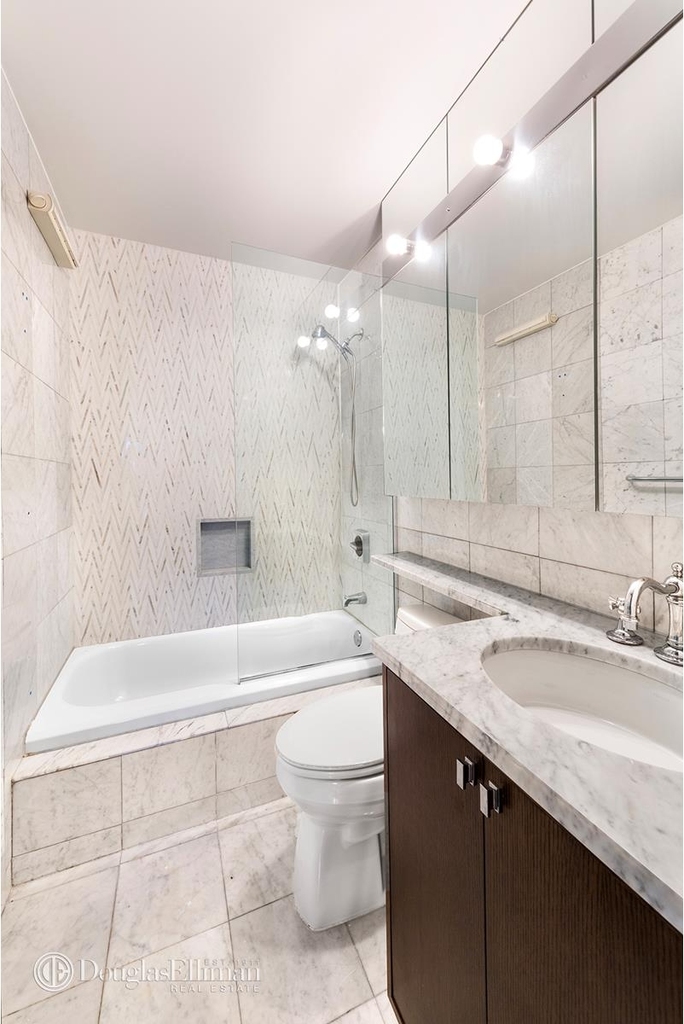 146 W 57th St - Photo 4