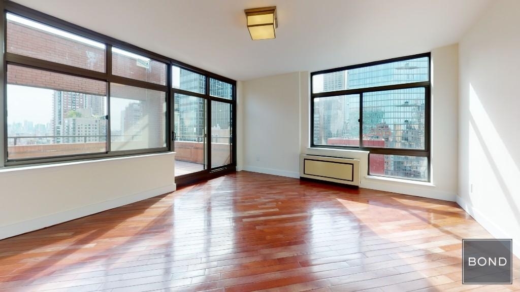 303 East 43rd Street - Photo 5