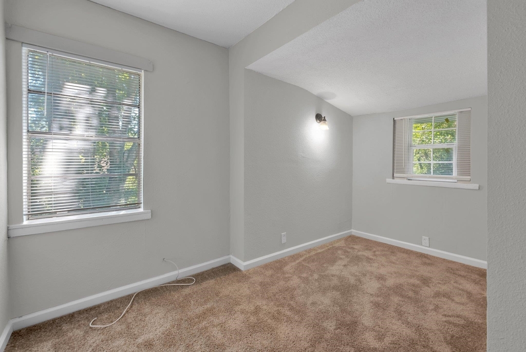 719 Dent Street - Photo 14