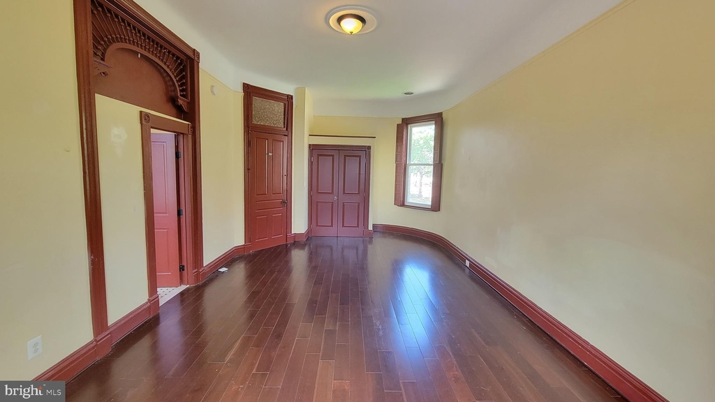 804 Hollins Street - Photo 12