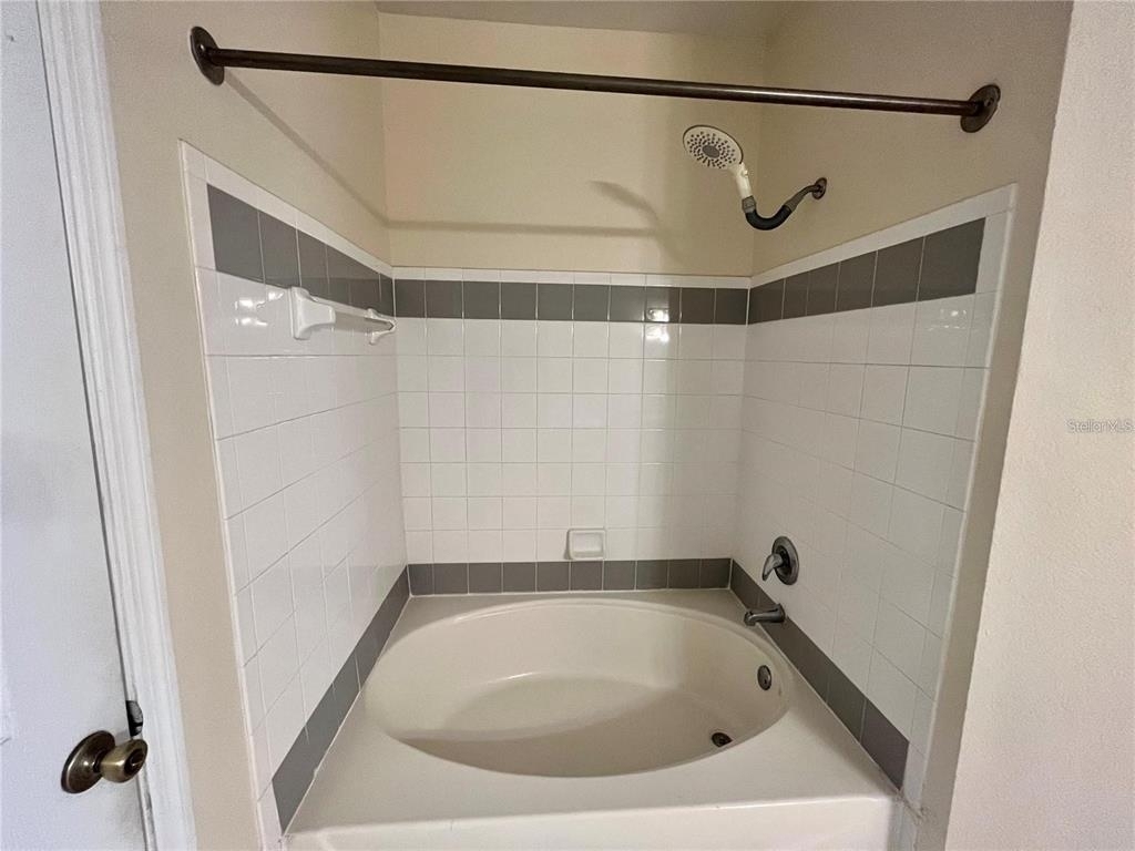 6412 Queens Borough Avenue - Photo 22