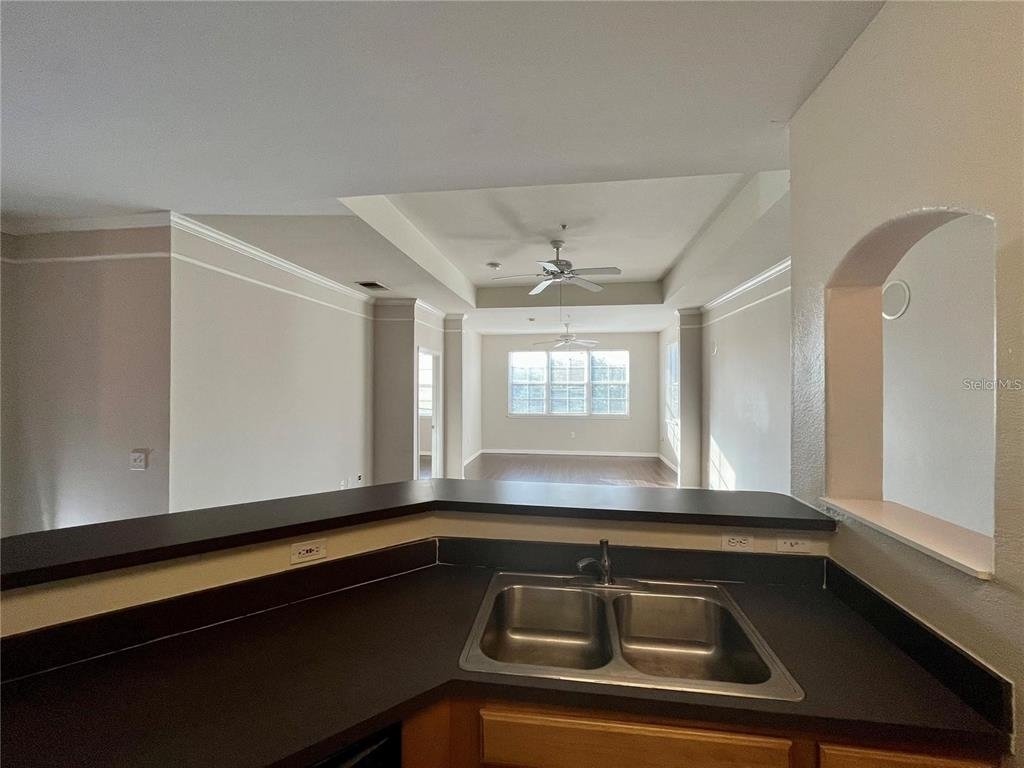 6412 Queens Borough Avenue - Photo 10