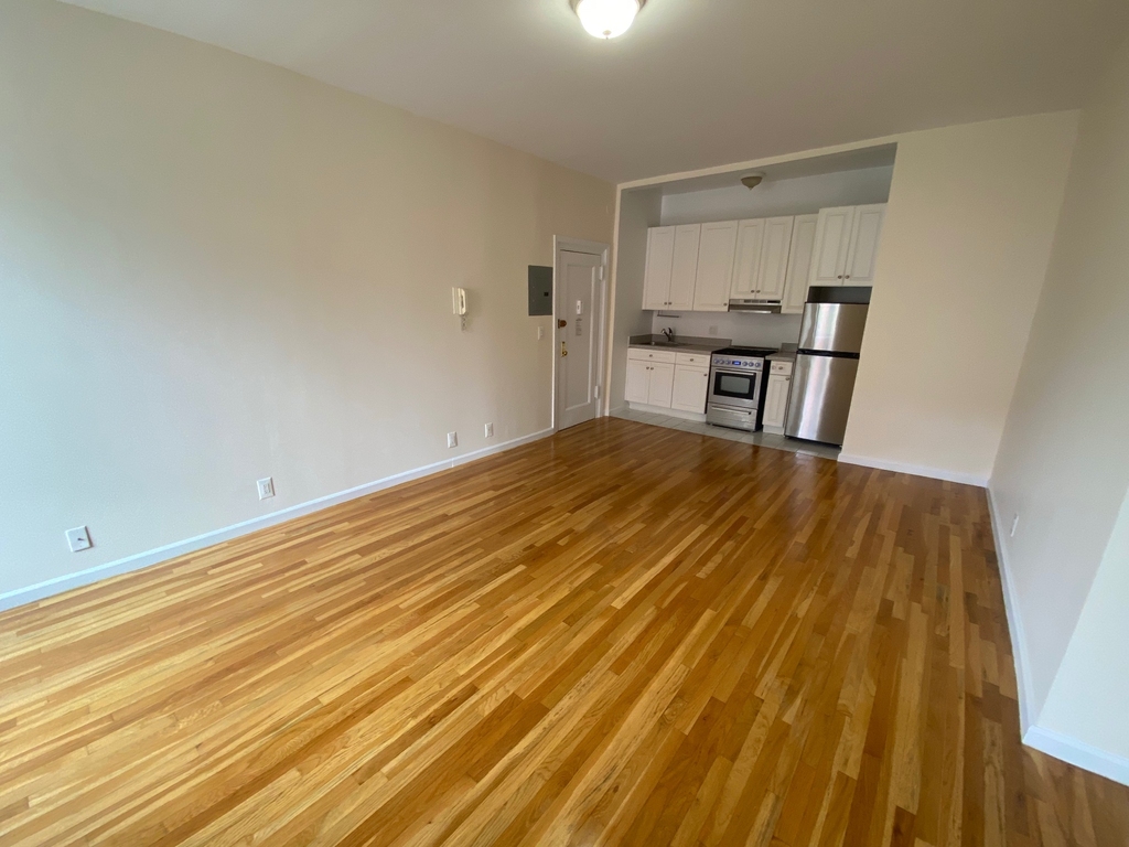 west 72street - Photo 9