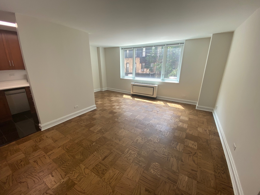 East 71st Street - Photo 0