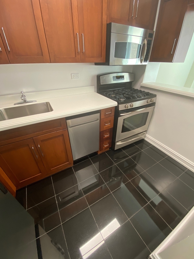 East 71st Street - Photo 3