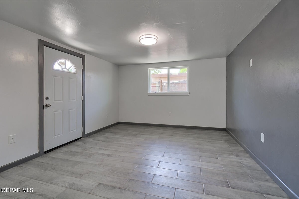 7409 Mimosa Avenue - Photo 9