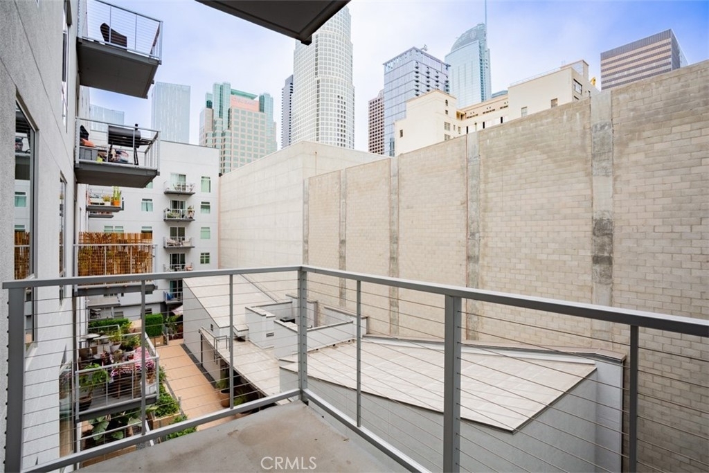 645 W 9th Street - Photo 26