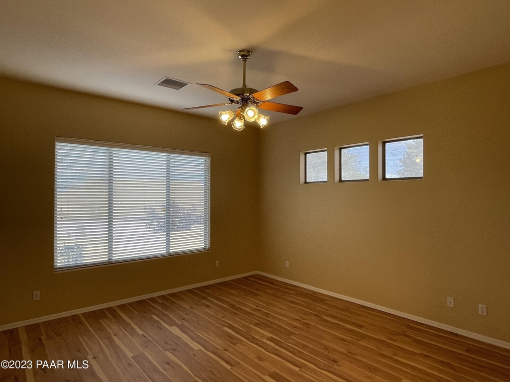 5511 N August Drive - Photo 4