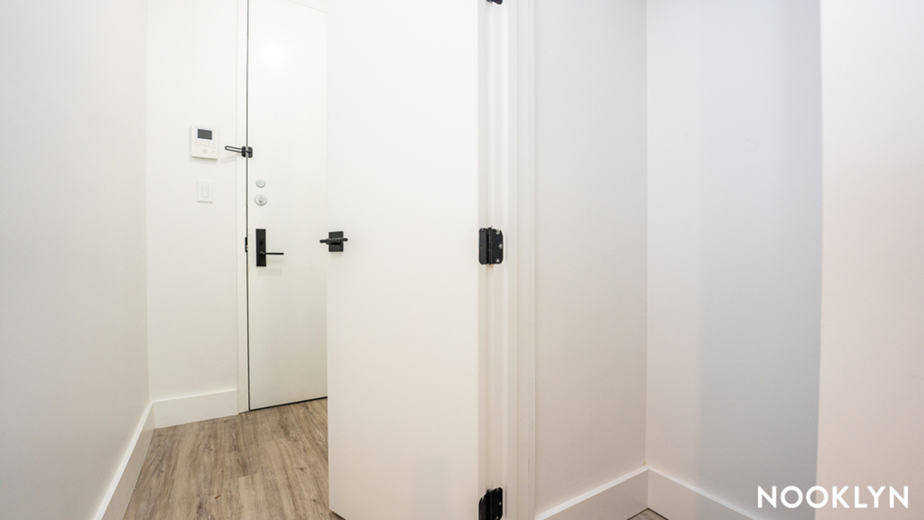 1010 Bedford Ave - Photo 8