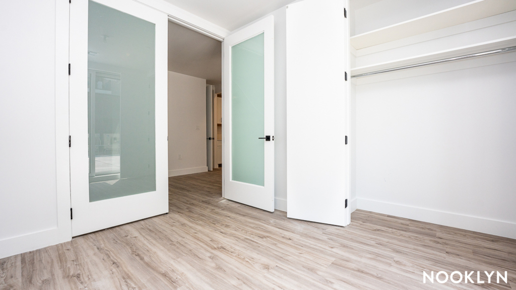 1010 Bedford Ave - Photo 5