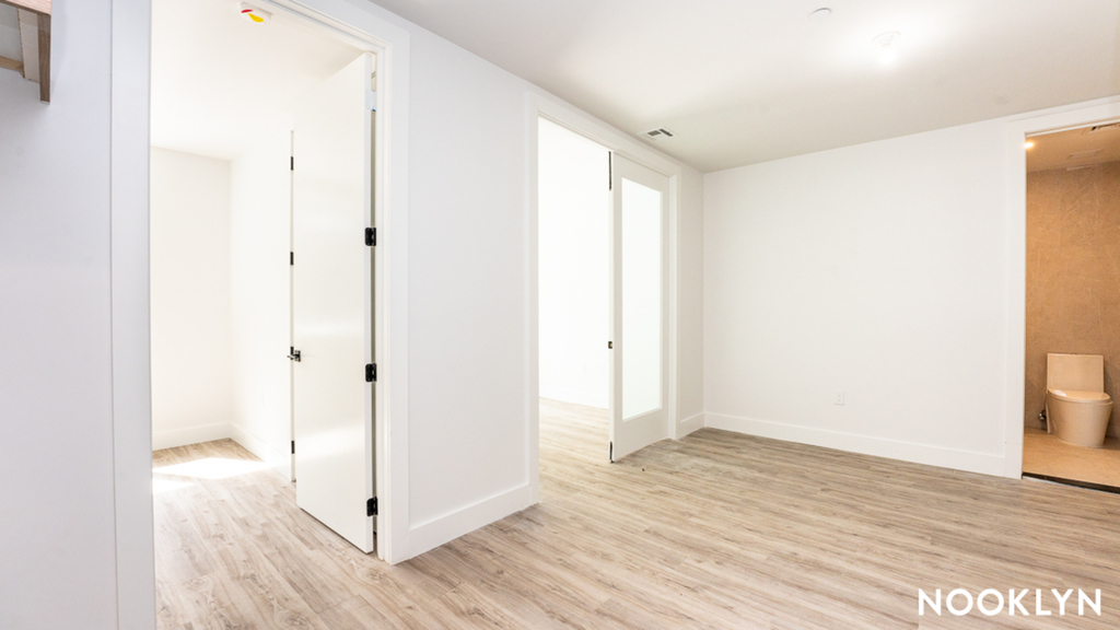 1010 Bedford Ave - Photo 12