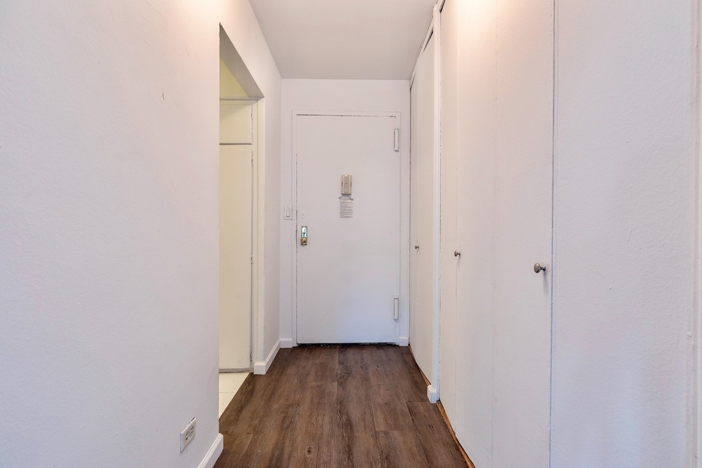 E 46th St - Photo 1