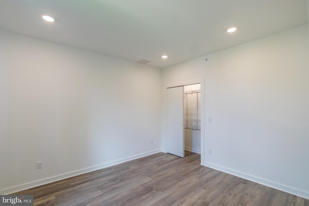 2020 N 22nd - Photo 5