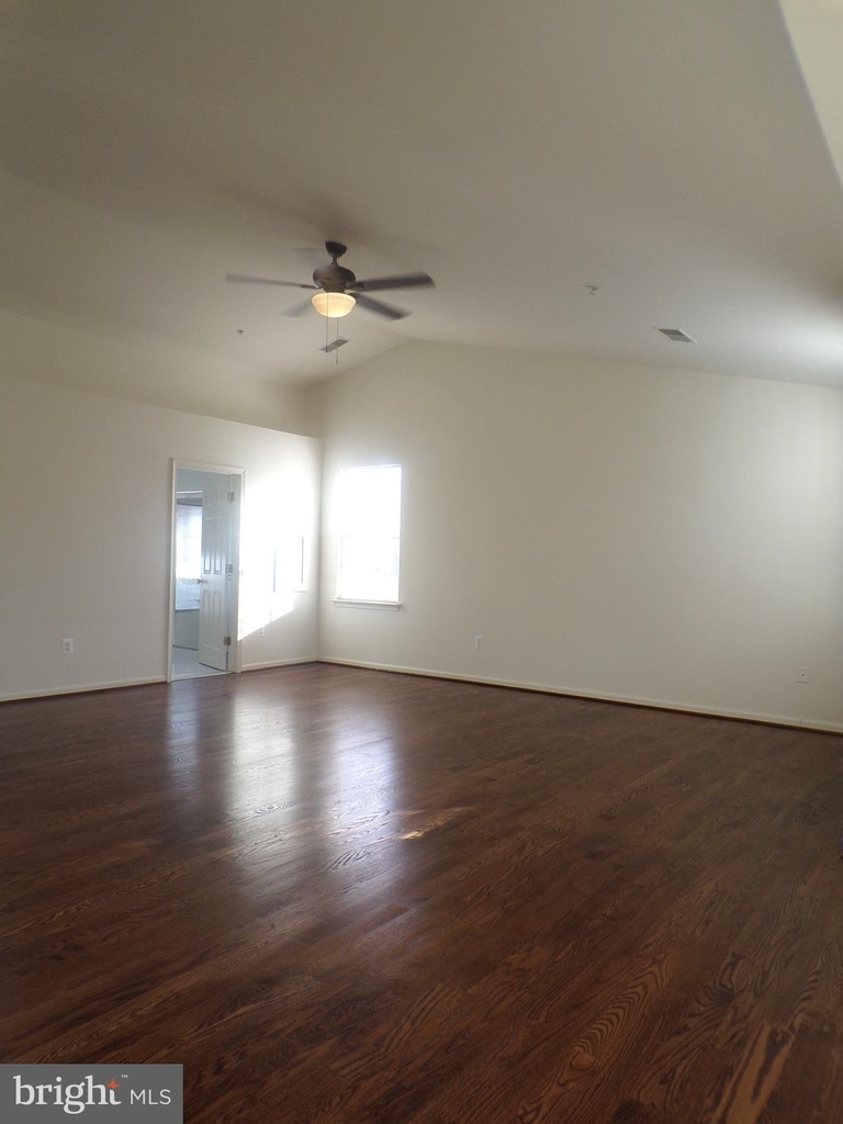 7925 Orchard Park Way - Photo 32