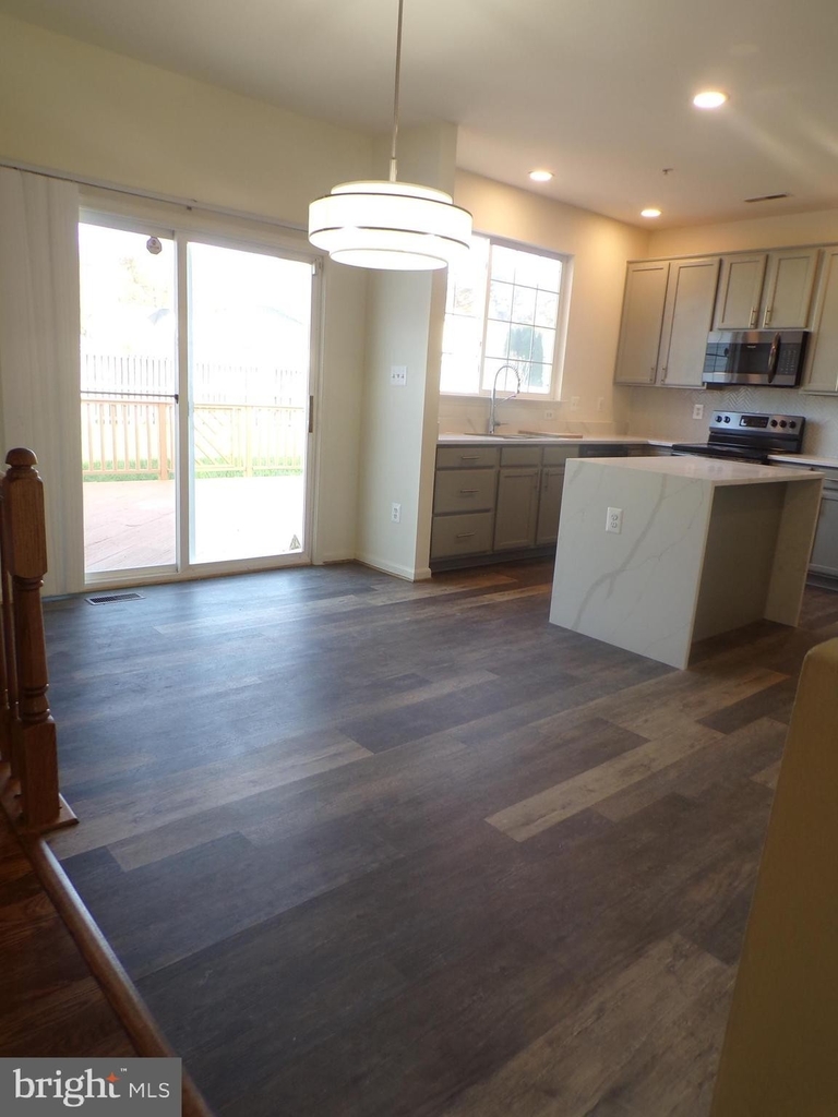 7925 Orchard Park Way - Photo 24