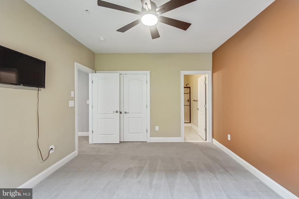 605 Fair Winds Way - Photo 15