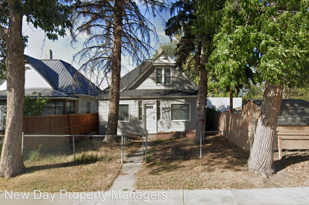 705 2nd Ave S - Photo 0