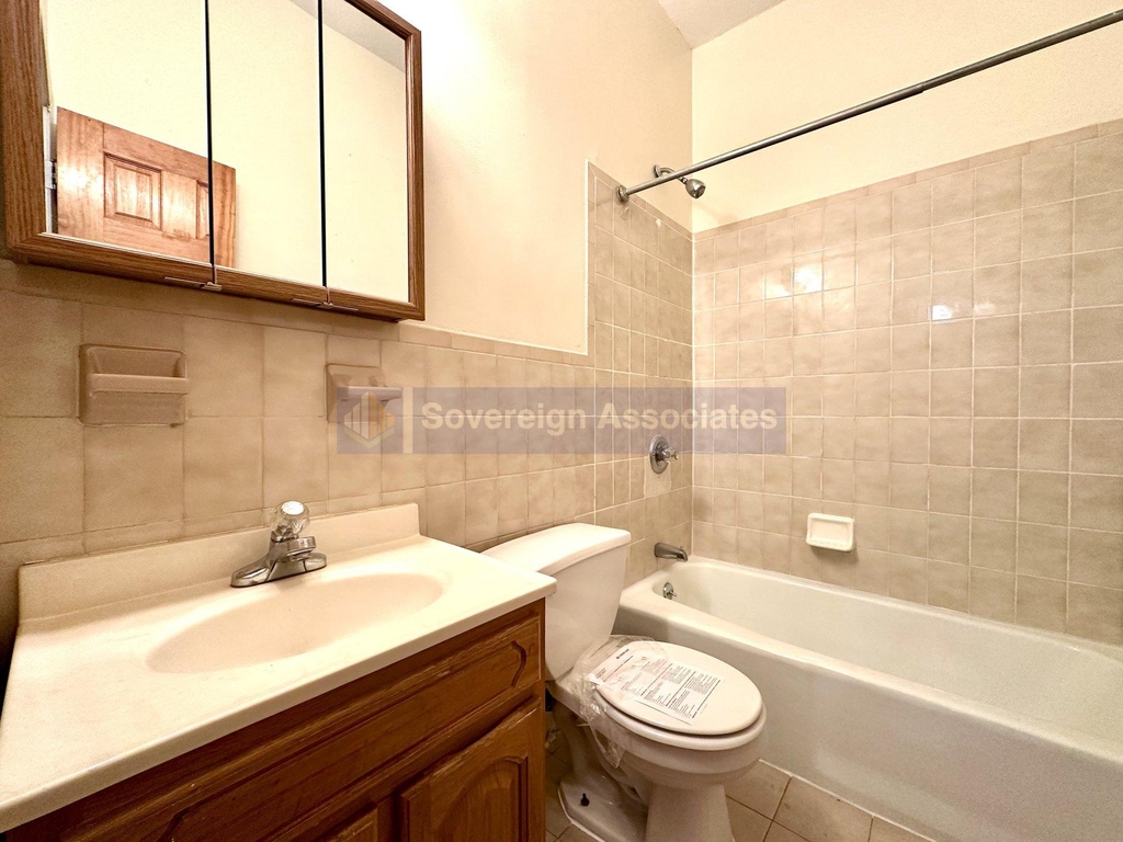 3133 Broadway - Photo 3