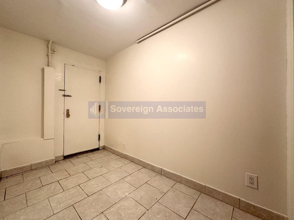 3133 Broadway - Photo 8