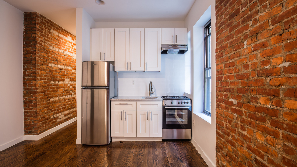 410 Eastern Parkway - Photo 2