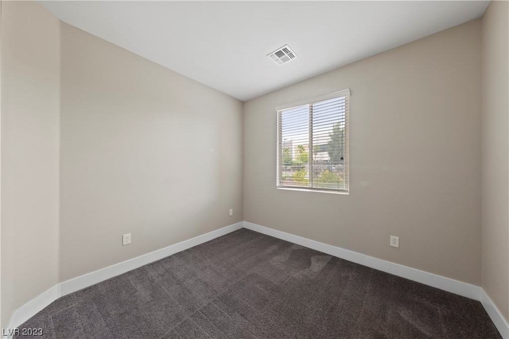 10246 Kesington Drive - Photo 16