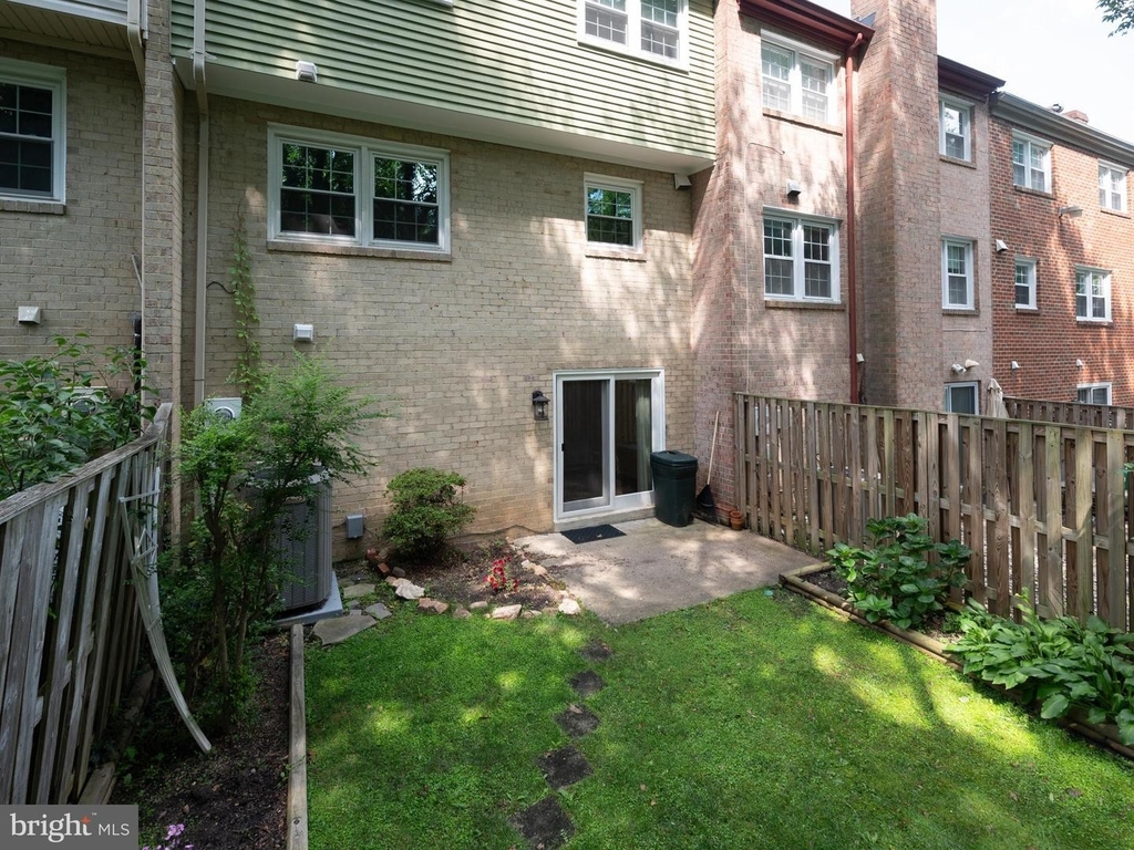 7481 Jayhawk St - Photo 39