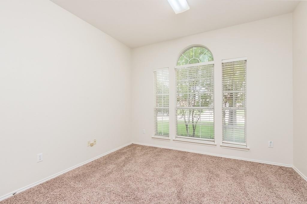 4320 Lansbury Lane - Photo 18