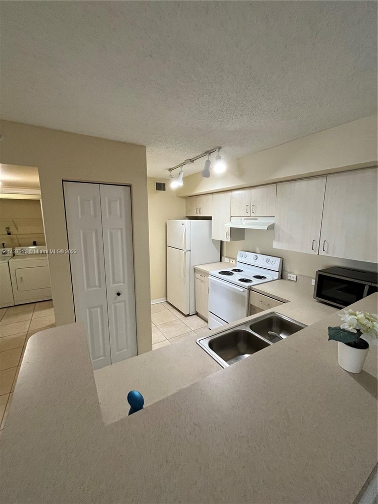 11155 Sw 5th Pl - Photo 13