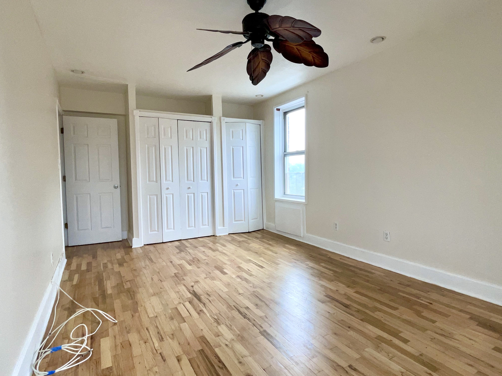 59-21 Calloway Street - Photo 7