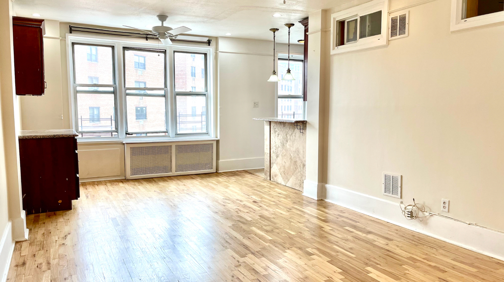 59-21 Calloway Street - Photo 2