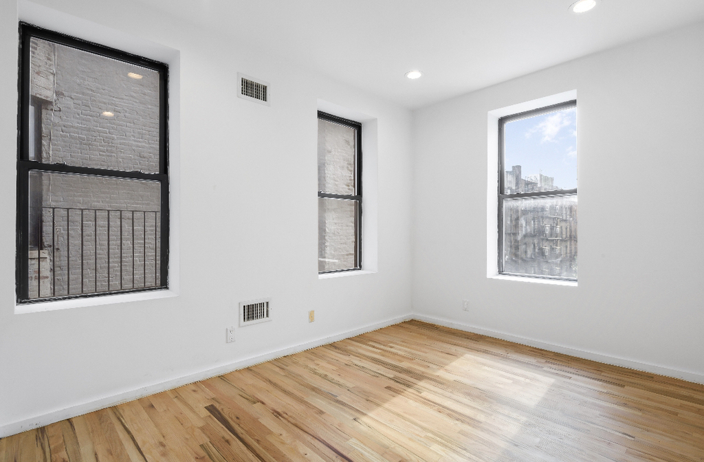 1627 Park Avenue - Photo 0