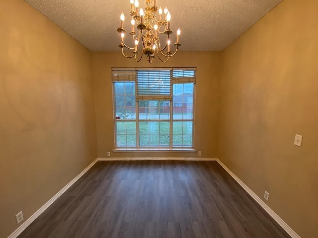 2805 Crater Lake Lane - Photo 1