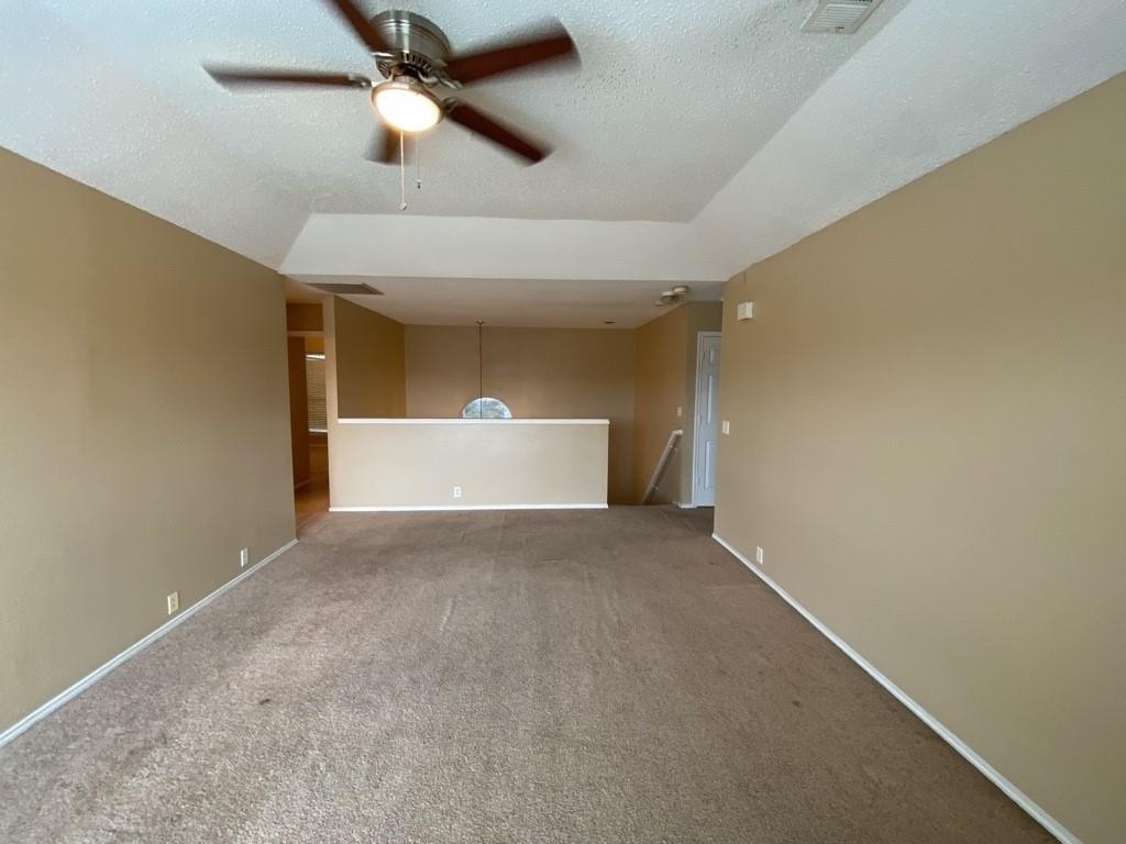 2805 Crater Lake Lane - Photo 32