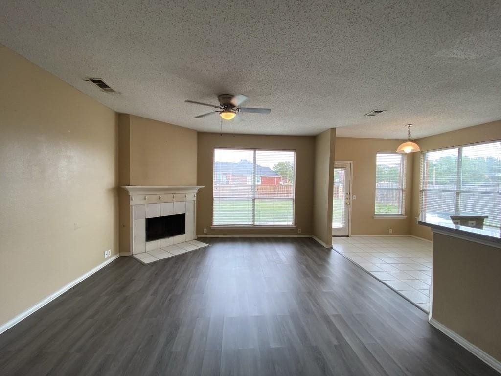 2805 Crater Lake Lane - Photo 11