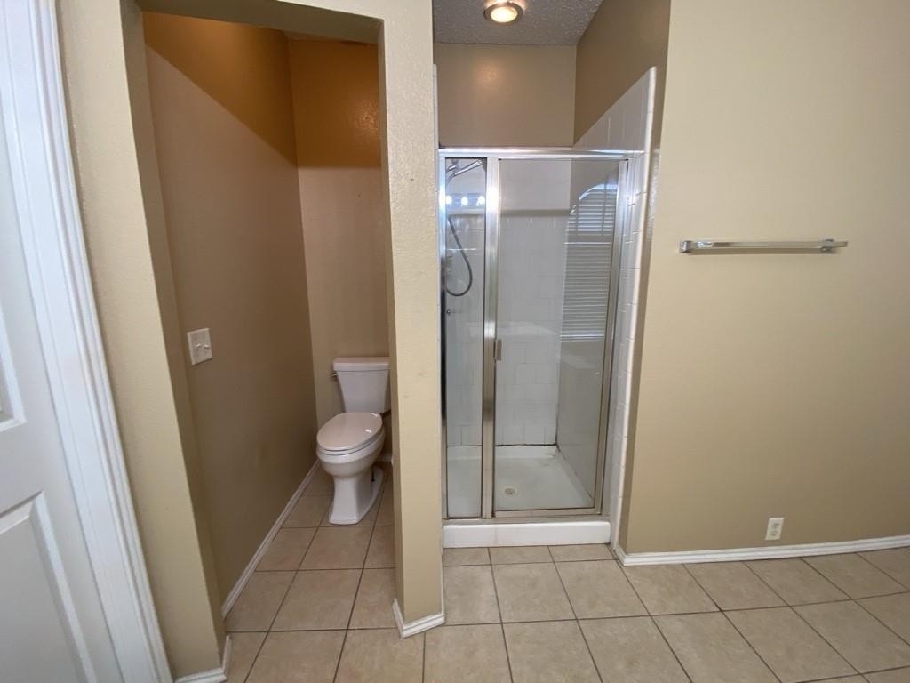 2805 Crater Lake Lane - Photo 14