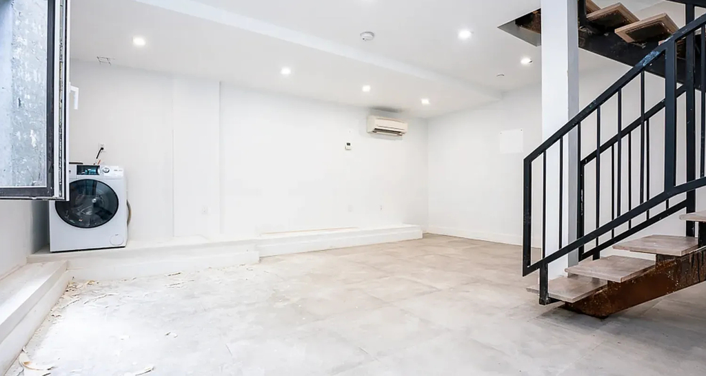 491 Evergreen Avenue - Photo 5