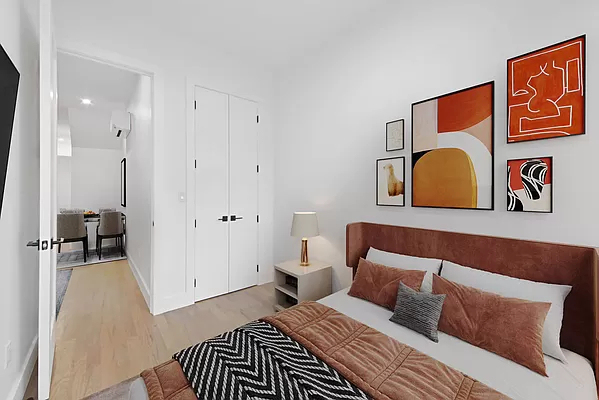 104 Graham Ave - Photo 3