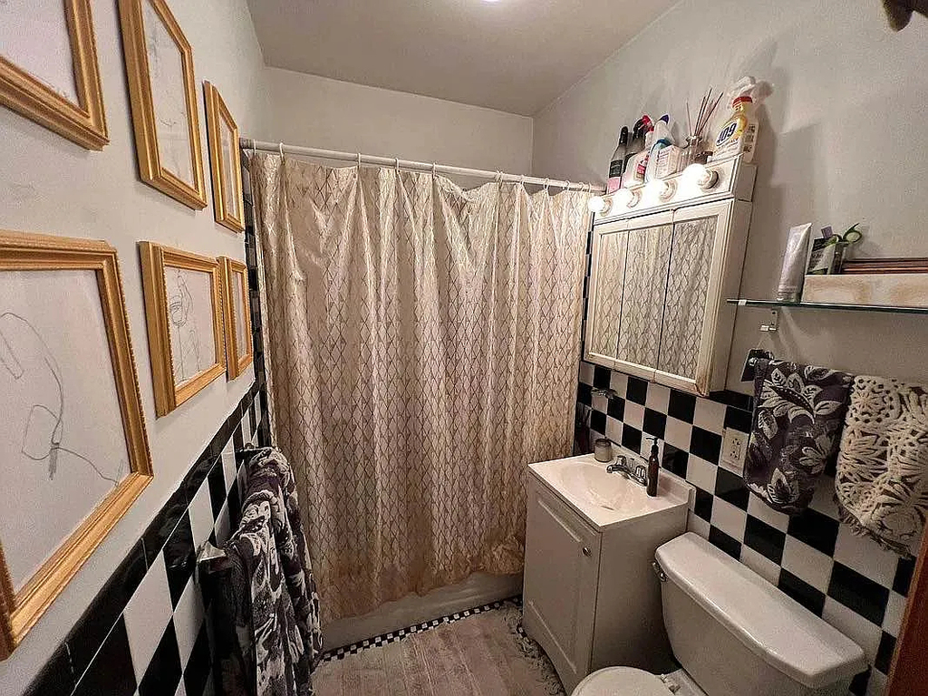 202 East 7th Street - Photo 7