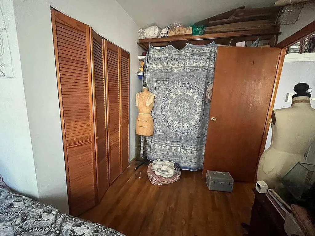 202 East 7th Street - Photo 5