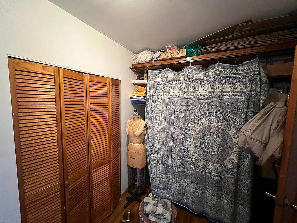202 East 7th Street - Photo 6
